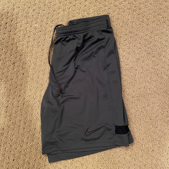 Man’s lot of size small shorts - Picture 2 of 4